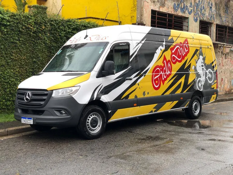 Commercial Vehicle Wraps — TwoKinp